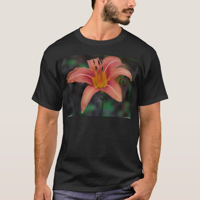 Camiseta Lindos Artigos e Presentes de Hemerocallis Cor de  (Frente)
