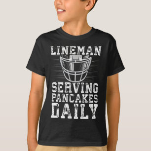 Camiseta Lineman Servindo Pancakes Daily Football Lineman