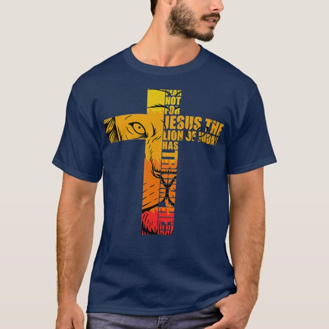Camiseta Lion Judah Jesus Cruz Cristo Bíblia versos Fé (Frente)