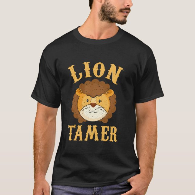 Camiseta Lion Tamer Circus Lion Tamume (Frente)