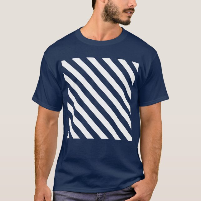 Camiseta Listras Diagonais Padrão Mono  (Frente)