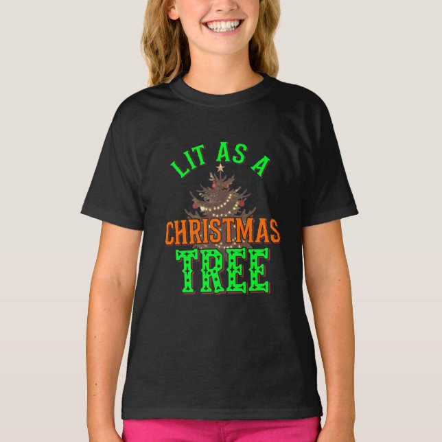 Camiseta Lit Como Design De Arte Digital De Árvore De Natal (Frente)
