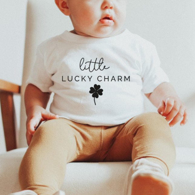 Camiseta Little Lucky Charm Clover (Criador carregado)