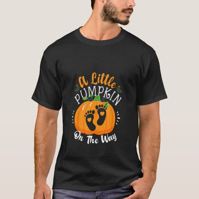Camiseta Little Pumpkin On The Way Halloween Pregnancy Anno (Frente)