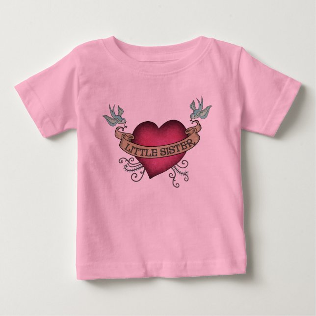 Camiseta Little Sister Tattoo Heart (Frente)