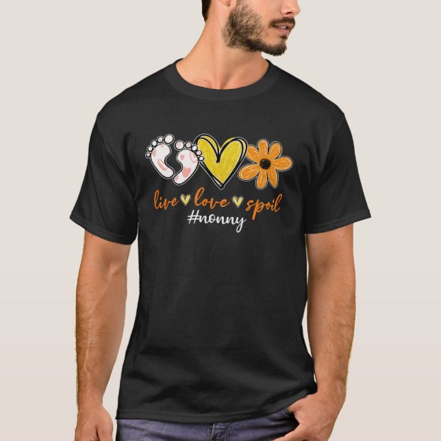 Camiseta Live Love Spoiled Nonny Footprints Heart Flower Mo (Frente)