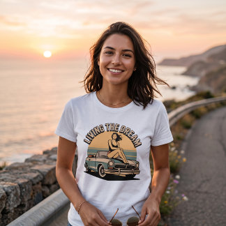 Camiseta Living the Dream Retro Car Sunset Tee