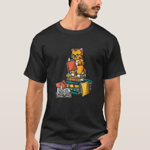 Camiseta Livro  Gato Sentado Em Pilha De Livros Minhoca De 