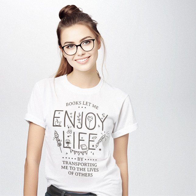 Camiseta Livros Aproveitam Várias Vidas (Books Let Enjoy Life Together Clever T-Shirt)