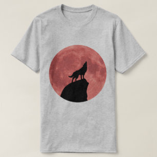 Camiseta Lobo que urra em uma lua do sangue