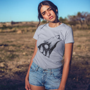Camiseta Lobo Uivando Silhueta da Floresta Lua Cheia