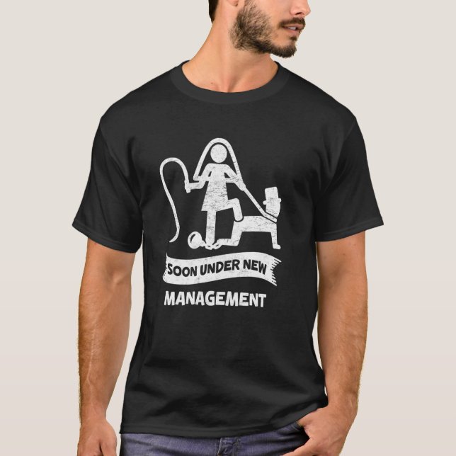 Camiseta Logo Sob Nova Administração Despedida de Solteiro  (Frente)