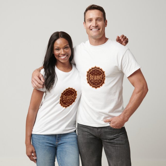 Camiseta Logotipo laranja e marrom ornamentado (Unissex)