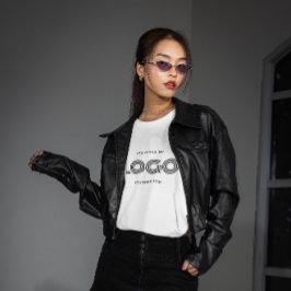 Camiseta Logotipo Retangular Moderno Branco e Preto