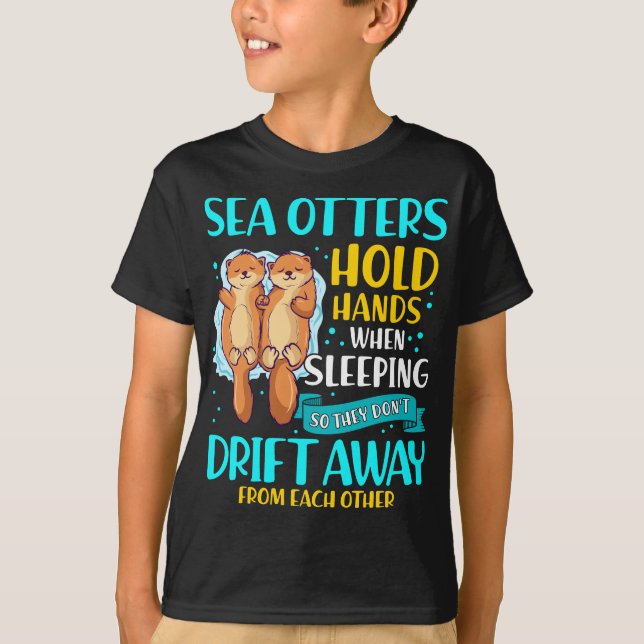 Camiseta Lontras Do Mar Seguram Mãos Quando Dormem Fora (Frente)