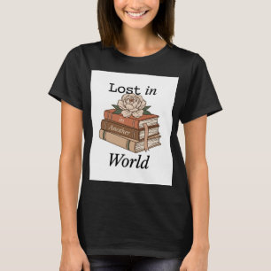 Camiseta Lost in Another World Pilha de Livros