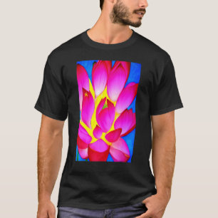 Camiseta Lótus rosa vibrante para energia e paz