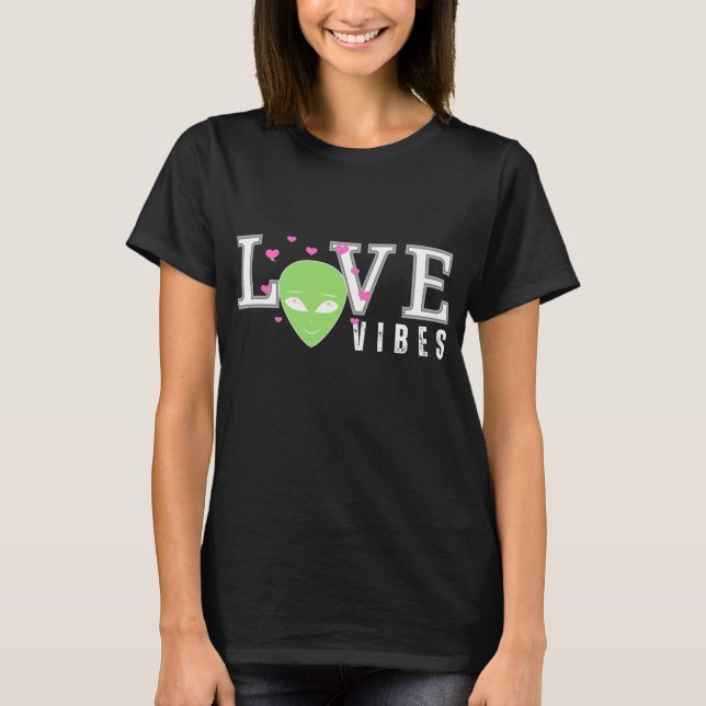 Camiseta Love Alien Vibes (Frente)