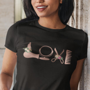 Camiseta LOVE Hair Stylist Rosa com tesoura de cabelos Dour