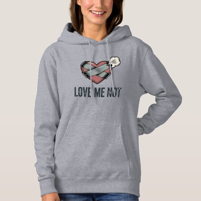 Camiseta Love Me Not | Anti-Valentine Mood with Bold Visual (Frente)