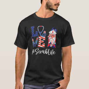 Camiseta Love Scrub Life Nurse Gnome American Flag 4th Of J