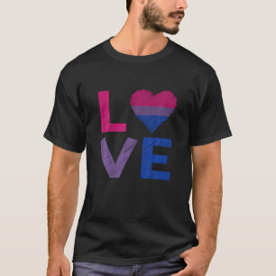 Camiseta Love Vintage Heart LGBT Colors Gay Flag