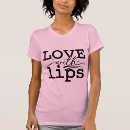 Camiseta Love with Lips Kissmark Valentine Typography