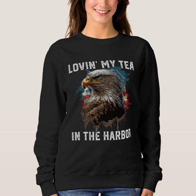 Camiseta Lovin My Tea In The Harbor Patriotic Tea Drinker A (Frente)