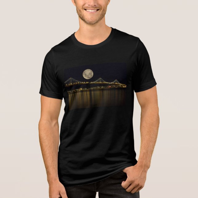 Camiseta Lua cheia sobre a ponte do compartimento (Frente)
