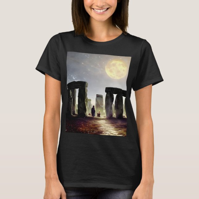 Camiseta Lua Sobre Arte Digital Stonehenge (Frente)