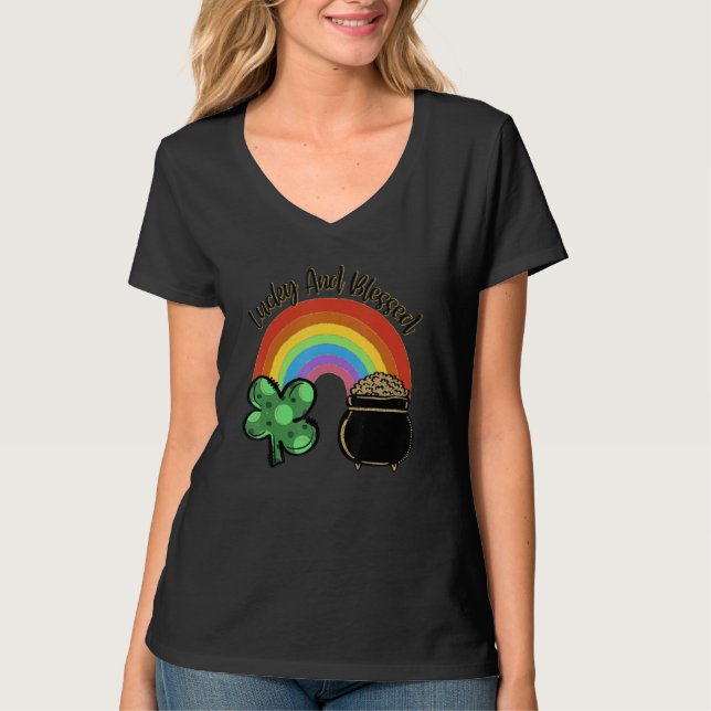 Camiseta Lucky And Blessed Rainbow Saint Patrick's Day Sham (Frente)