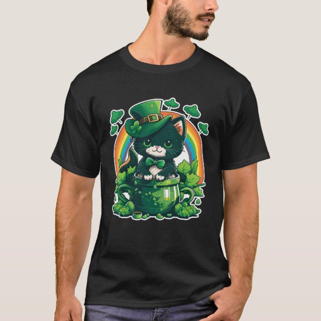 Camiseta Lucky Cat and Pot Rainbow Shamrock St Patrick s Da (Frente)