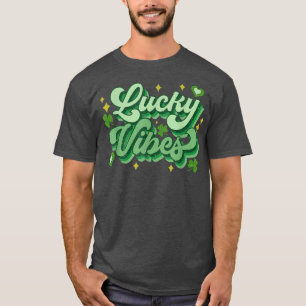 Camiseta Lucky Vibes Mulheres Retro Dia de São Patrício Fun
