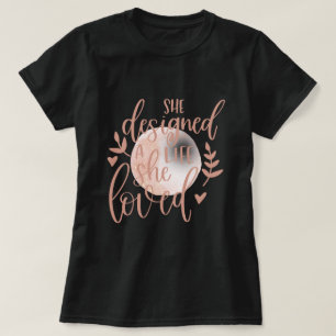 Camiseta Lunar Blush Única Ela Projetou Uma Vida Que Amou