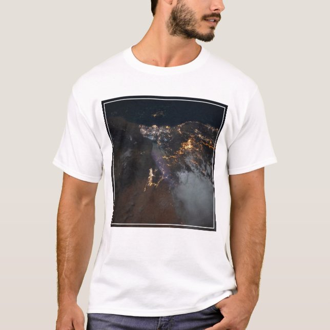 Camiseta Luzes Da Cidade De Jazan E Seus Subúrbios (Frente)