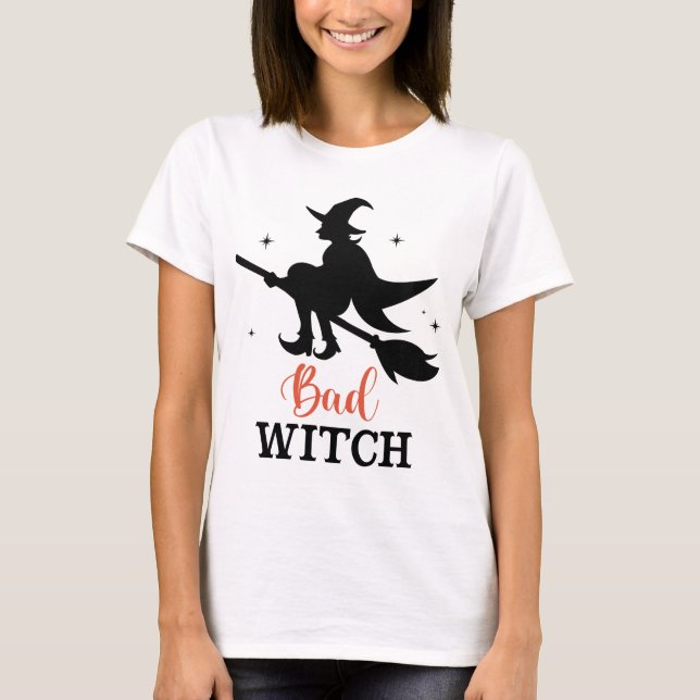 Camiseta Má Bruxa Halloween Spooky Broom Voando (Frente)