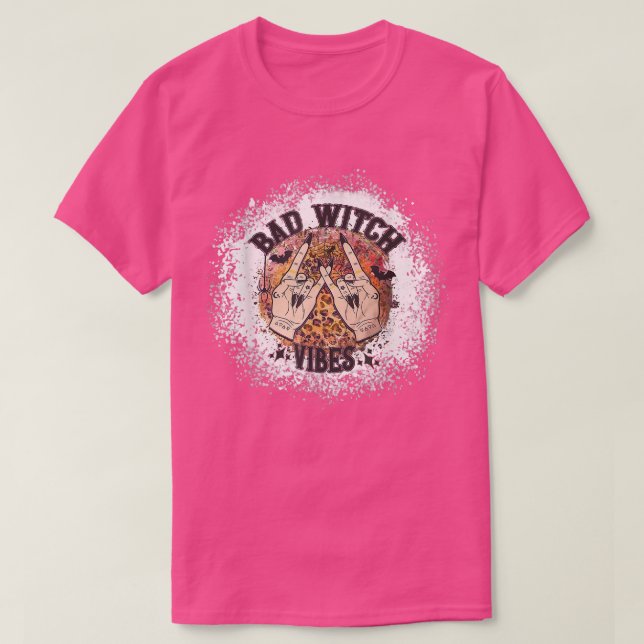 Camiseta Má Bruxa Vibes Leopardo com Bat Lover hallo engraç (Frente do Design)