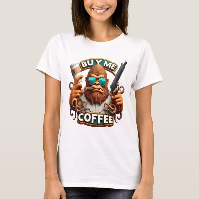Camiseta Macaco Armado Com Cafeína Me Comprar Café (Frente)