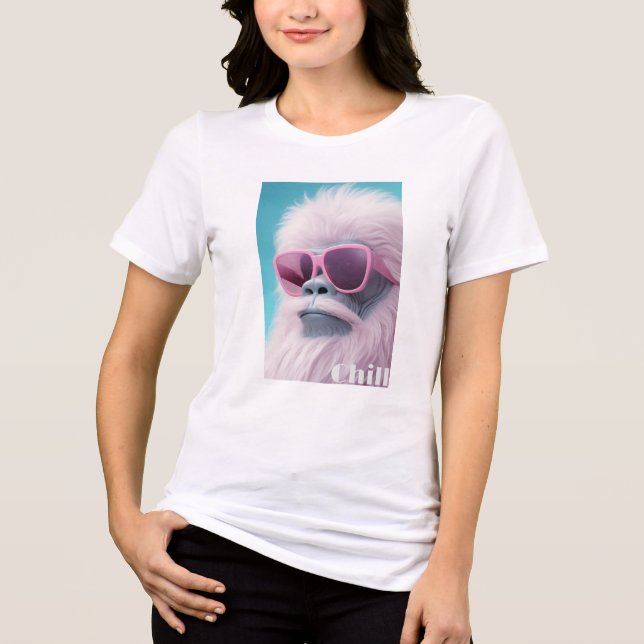 Camiseta Macaco Branco "Chill Vibes" com Óculos Rosa (Frente)