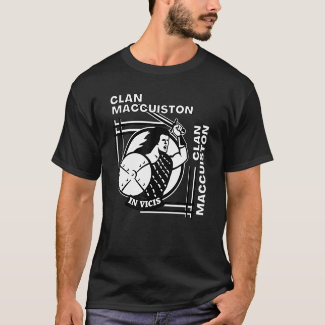 Camiseta Maccuiston Clan Gaelic Motto Swordsman (Frente)
