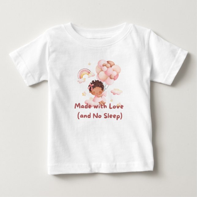 Camiseta 👶 "Made with Love (and No Sleep)" 💕 (Frente)