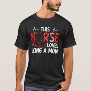 Camiseta Mãe Amamentando Enfermeira Praticante de Enfermage