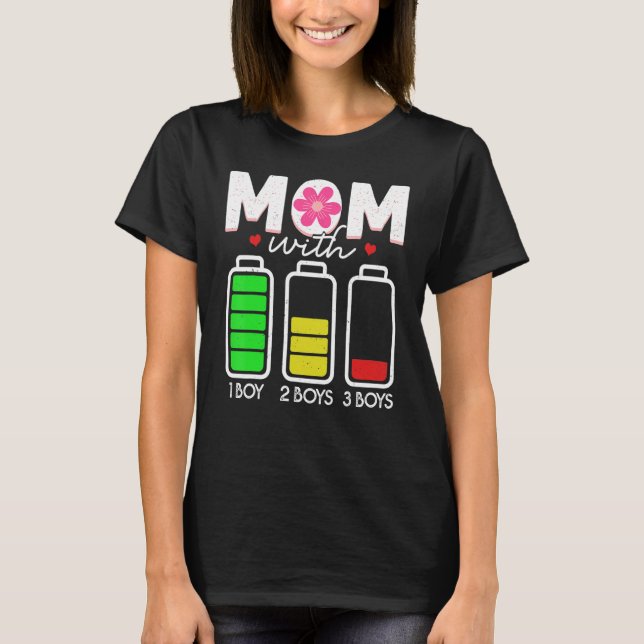 Camiseta Mãe Com Três Rapazes Com Bateria Vazia Com 3 Filho (Frente)