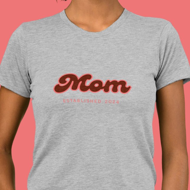 Camiseta Mãe, cor-de-rosa com ano personalizado (Criador carregado)