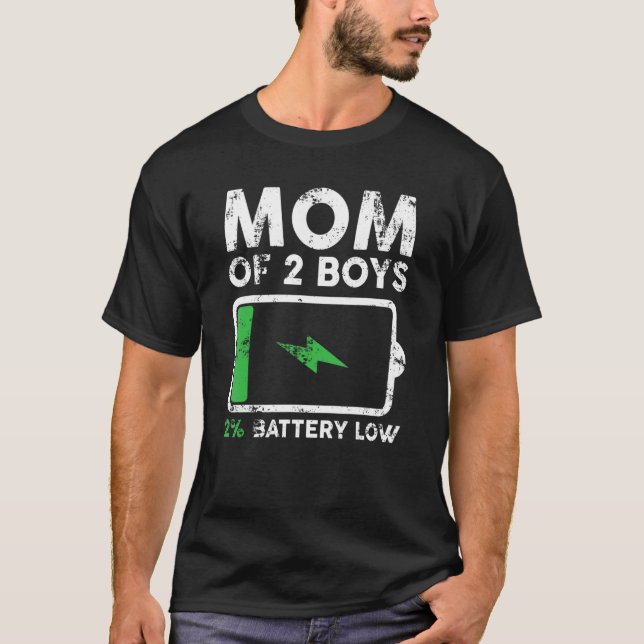 Camiseta Mãe De 2 Rapazes 2 Baterias De Baixo Sarcástico Ca (Frente)