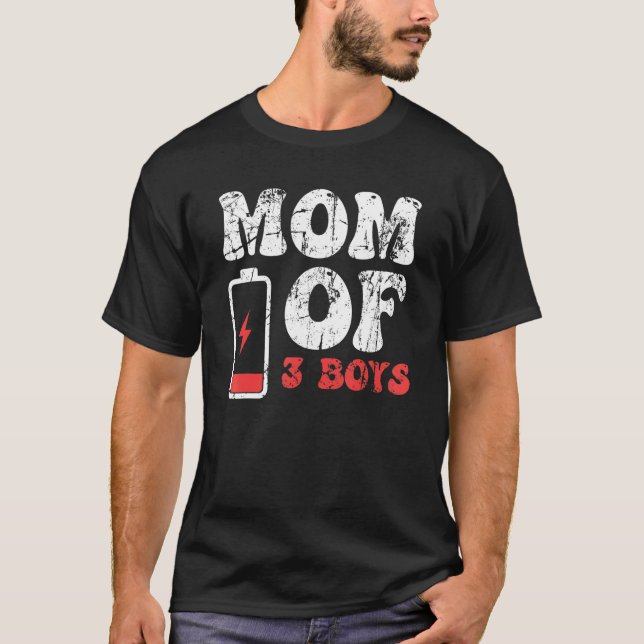 Camiseta Mãe De 3 Rapazes Dia de as mães (Frente)