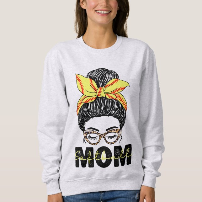 Camiseta Mãe de Softbol Desarrumada Vida de Softbol Mãe  (Frente)
