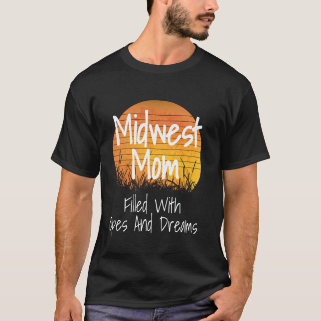 Camiseta Mãe Do Centro-Oeste Cheia De Ópias E Sonha Engraça (Frente)