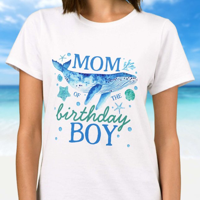 Camiseta Mãe do menino de aniversário debaixo da água do ma (Mom of The Birthday Boy Under the Sea Watercolor T-Shirt)