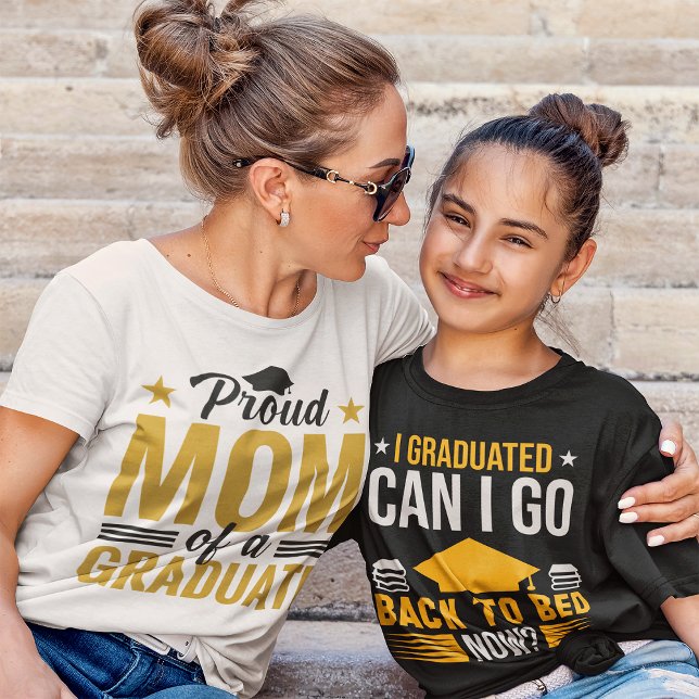 Camiseta Mãe Dourada e negra de uma mulher Formando (Criador carregado)